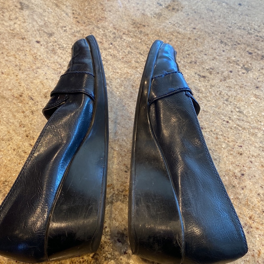 Dark Navy Faux Crocodile Wedge Style Dress Shoes with Silver Buckles - Picture 3 of 9